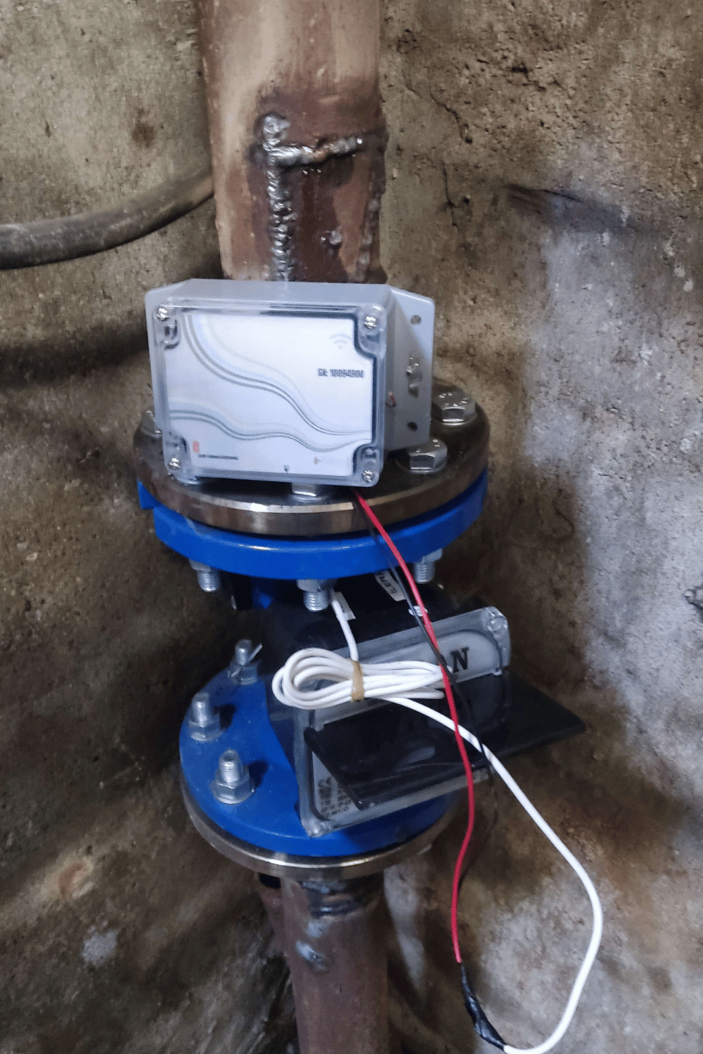 Wireless Battery-Powered Meter Flow and Consumption Sensor