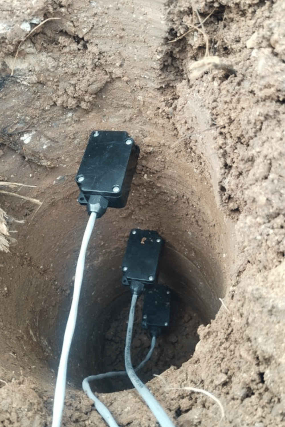 Wireless Battery-Powered Soil Moisture Sensor